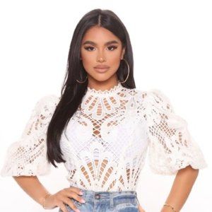 WOMEN CROCHET LACE TOP ( Medium)